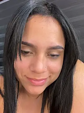 Snapshot of pamela_anderson_ chatting on December 20, 11:21 am pamela anderson online show from December 20, 11:21 am