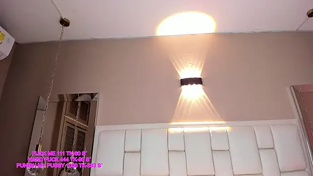 Ashleyy23x online show from December 20, 8:05 pm