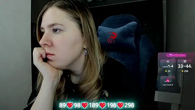 Olivia Munk online show from February 8, 3:43 am