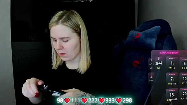 Olivia Munk online show from April 7, 6:36 am