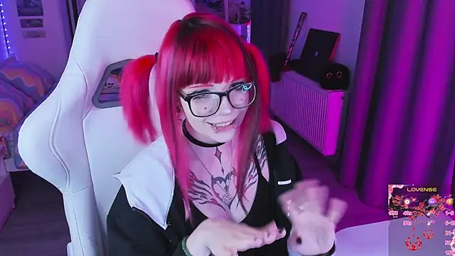 Yumi Youkai online show from November 16, 8:25 pm