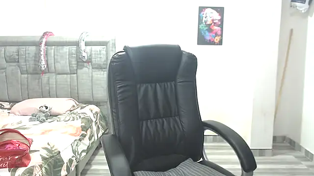 LAURA CRAIZY online show from January 10, 3:08 am