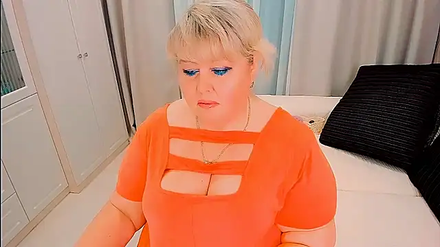 BIGTITSBBW online show from April 7, 8:09 pm