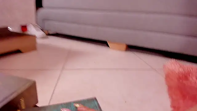 DAHLIA BROWNIE online show from January 5, 8:22 am