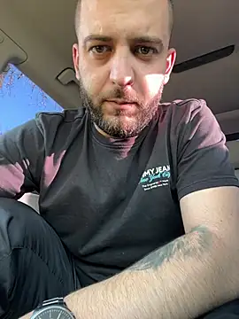 ElChapoGuzman95 online show from February 9, 2:07 pm