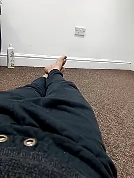 Snapshot of addu24 chatting on March 7, 10:43 pm addu24 online show from March 7, 10:43 pm