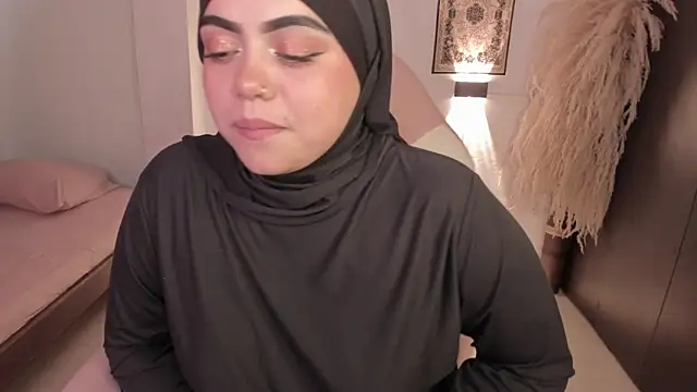 Snapshot of shayla_18 chatting on April 16, 9:39 pm shayla 18 online show from April 16, 9:39 pm