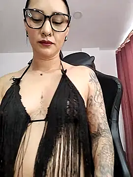 Snapshot of Fleurmeyer79 chatting on May 5, 3:31 pm Fleurmeyer79 online show from May 5, 3:31 pm