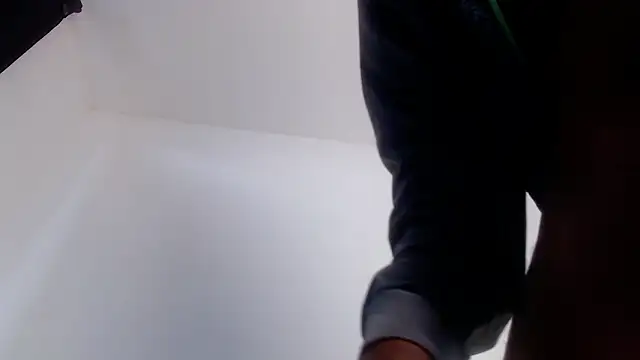 Snapshot of drake_brwon_23 chatting on February 6, 1:36 pm drake brwon 23 online show from February 6, 1:36 pm