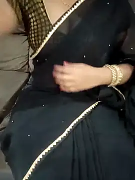 Snapshot of Mounika25 chatting on November 13, 7:18 am Mounika25 online show from November 13, 7:18 am
