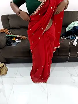 Snapshot of Mounika25 chatting on December 5, 1:42 pm Mounika25 online show from December 5, 1:42 pm