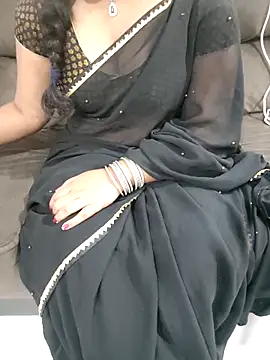 Snapshot of Mounika25 chatting on February 3, 6:24 pm Mounika25 online show from February 3, 6:24 pm