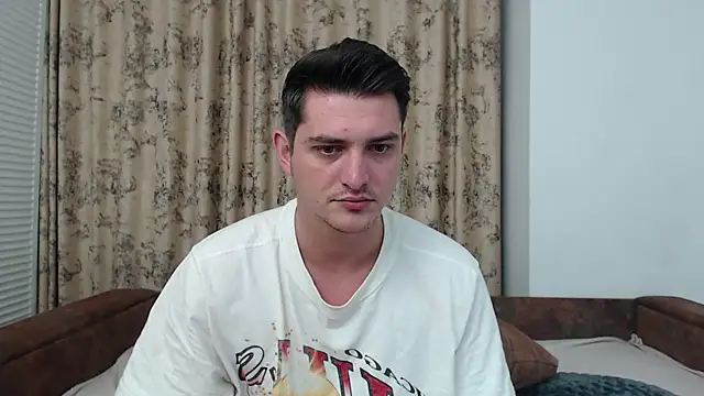 Snapshot of AndyFame chatting on December 6, 3:19 am AndyFame online show from December 6, 3:19 am