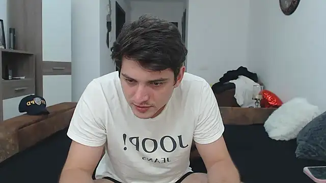 Snapshot of AndyFame chatting on February 21, 10:39 am AndyFame online show from February 21, 10:39 am