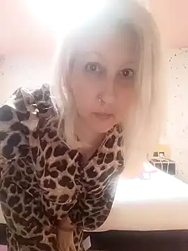 MaggieMoonxxx online show from February 8, 10:18 am