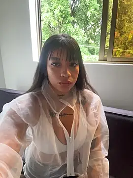 HannahW  online show from February 1, 2:15 pm