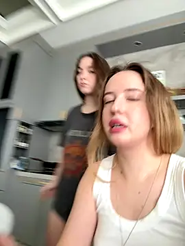 Nura n Sarah online show from September 26, 3:10 am