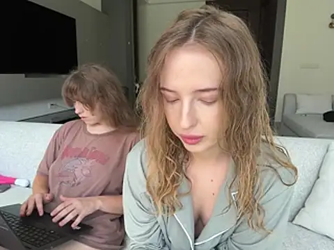 Nura n Sarah online show from March 13, 5:03 am