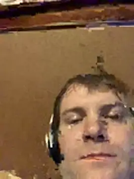 Snapshot of slutboy42000 chatting on April 5, 7:11 pm slutboy42000 online show from April 5, 7:11 pm
