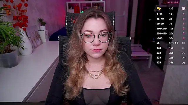 RemyCute online show from May 10, 5:07 pm