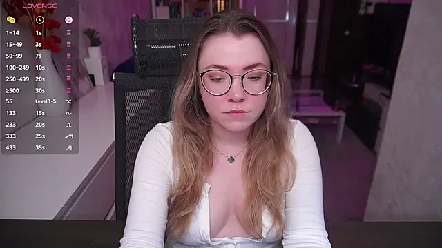 RemyCute online show from June 6, 2:22 pm
