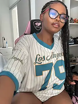 Snapshot of Neelo-Smith chatting on December 5, 5:04 am Neelo-Smith online show from December 5, 5:04 am