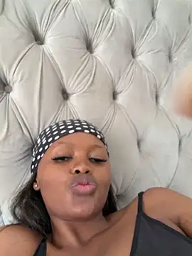 Snapshot of Neelo-Smith chatting on March 21, 9:58 am Neelo-Smith online show from March 21, 9:58 am