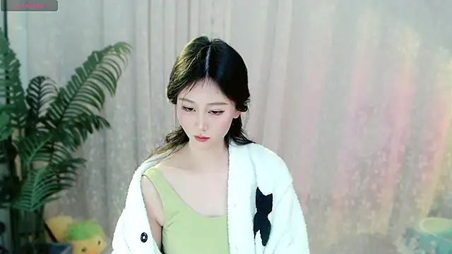 Snapshot of Aimee-520 chatting on February 2, 7:07 am Aimee-520 online show from February 2, 7:07 am