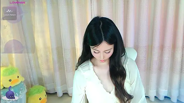 Aimee-520 online show from May 16, 12:18 am
