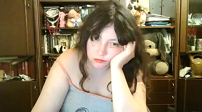 Snapshot of CarrieQPeach chatting on December 11, 8:18 pm CarrieQPeach online show from December 11, 8:18 pm