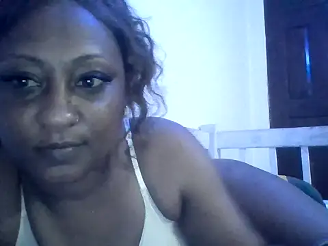 Snapshot of TenderE chatting on July 10, 9:28 pm TenderE online show from July 10, 9:28 pm