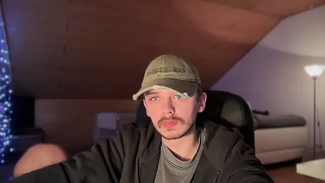 Snapshot of naked_psy chatting on January 22, 6:20 am naked psy online show from January 22, 6:20 am