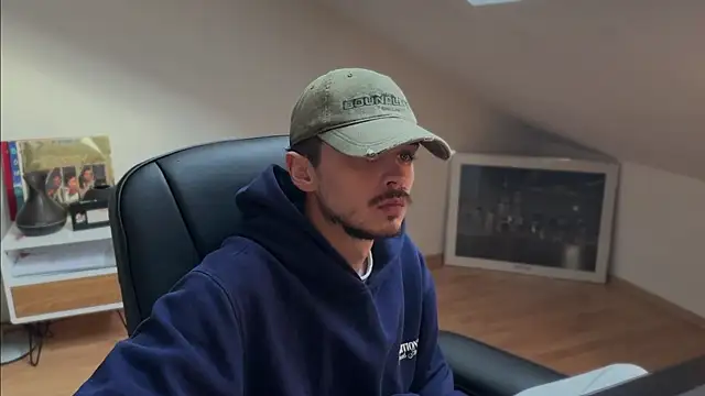 Snapshot of naked_psy chatting on November 5, 9:20 am naked psy online show from November 5, 9:20 am