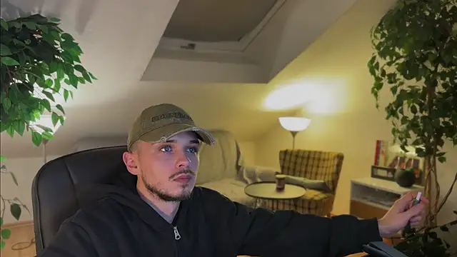 Snapshot of naked_psy chatting on November 14, 12:20 am naked psy online show from November 14, 12:20 am