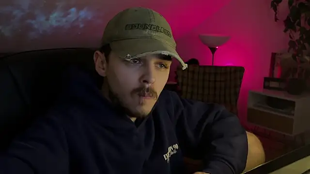 Snapshot of naked_psy chatting on January 5, 10:35 pm naked psy online show from January 5, 10:35 pm