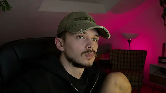 Snapshot of naked_psy chatting on January 11, 12:48 am naked psy online show from January 11, 12:48 am