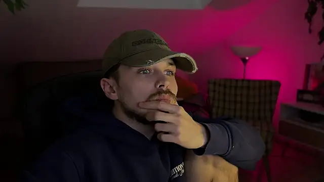 Snapshot of naked_psy chatting on January 12, 2:11 pm naked psy online show from January 12, 2:11 pm