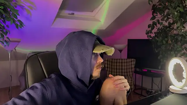 Snapshot of naked_psy chatting on February 20, 1:02 am naked psy online show from February 20, 1:02 am