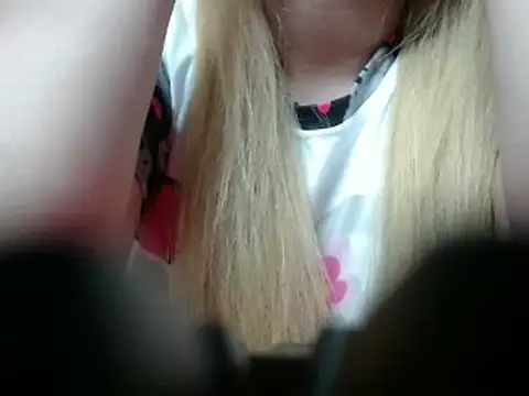 Snapshot of 69liamilk69 chatting on December 2, 4:20 am 69liamilk69 online show from December 2, 4:20 am