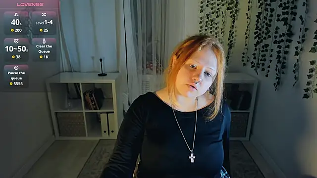 bitchofsun  online show from November 29, 3:59 pm