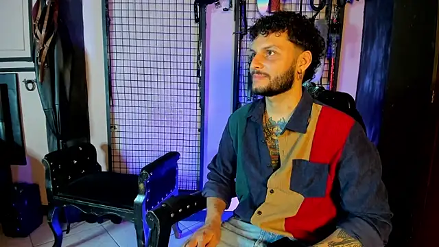 Twisted Fantasy online show from February 25, 4:11 am