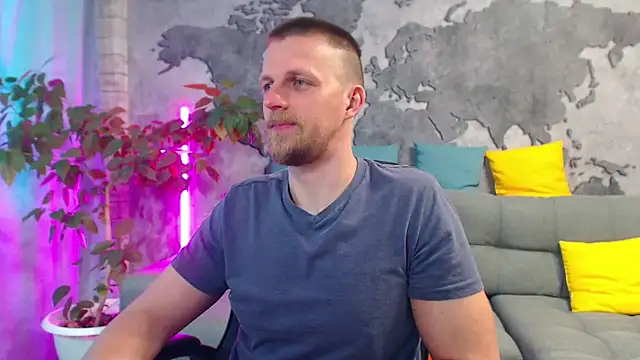 Snapshot of VikingChrisss chatting on May 25, 8:42 am VikingChrisss online show from May 25, 8:42 am