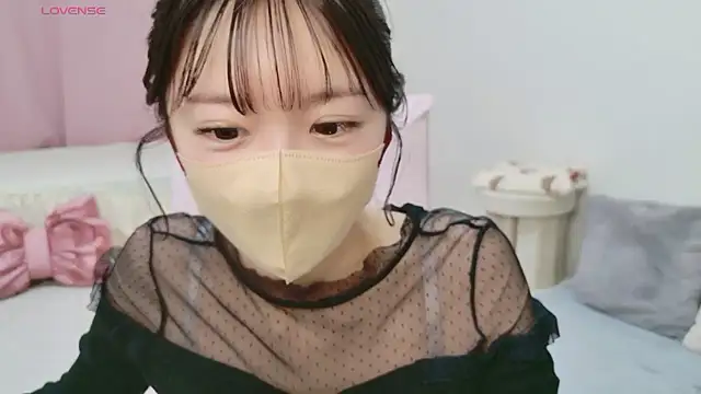 Snapshot of anchan_ chatting on February 1, 12:26 pm anchan online show from February 1, 12:26 pm