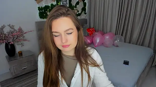 MiracleCurly online show from February 15, 4:01 pm