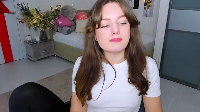 MiracleCurly online show from March 16, 4:23 pm