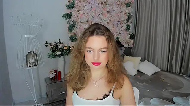 MiracleCurly online show from November 20, 6:07 pm