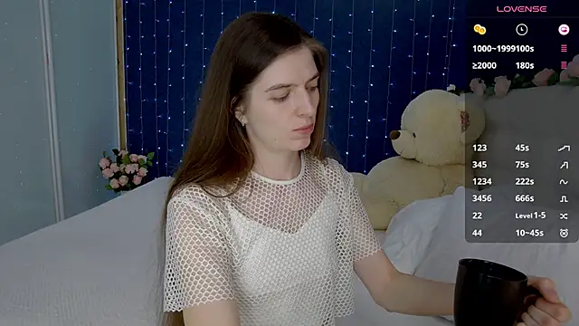 Snapshot of -Mirror-Girl- chatting on February 1, 1:09 pm -Mirror-Girl- online show from February 1, 1:09 pm