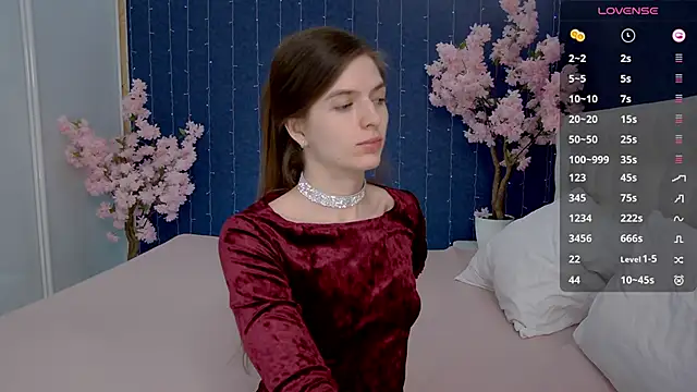 Snapshot of -Mirror-Girl- chatting on February 6, 1:32 pm -Mirror-Girl- online show from February 6, 1:32 pm