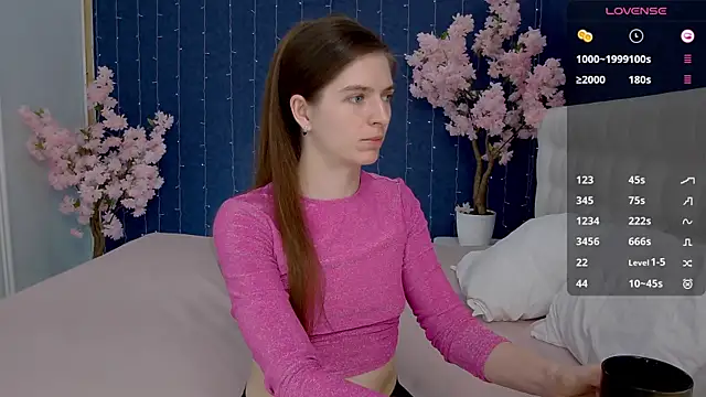 Snapshot of -Mirror-Girl- chatting on February 7, 1:32 pm -Mirror-Girl- online show from February 7, 1:32 pm