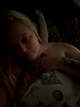 Cumslutsnowbunnie69 online show from October 13, 2:55 am